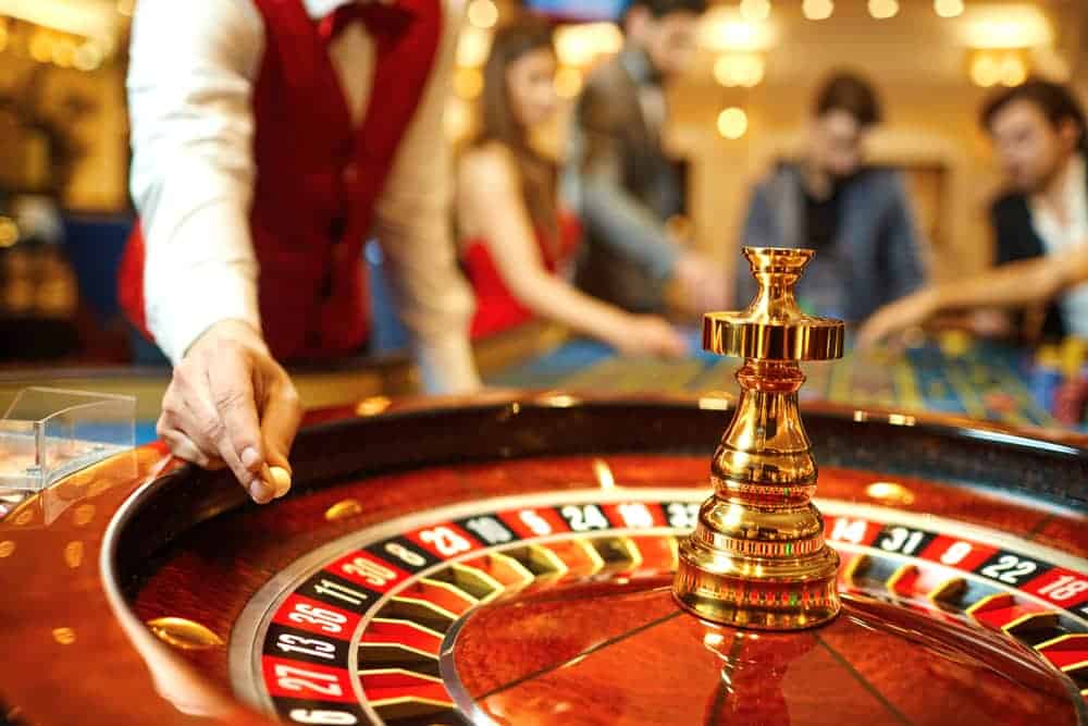 Live Casino Experience: Real Dealers, Roulette, and Blackjack Without GamStop